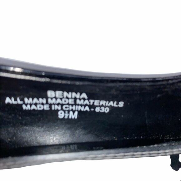 White House Black Market Benna Black/Tan Spectator Heels Size 9.5M Women's - Picture 9 of 11